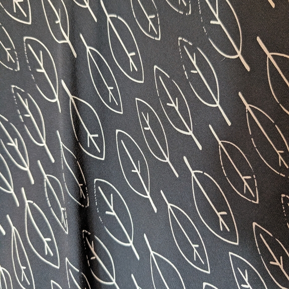 Pre-owned Studio M Black and Cream Leaf Pattern - Picture 8 of 9